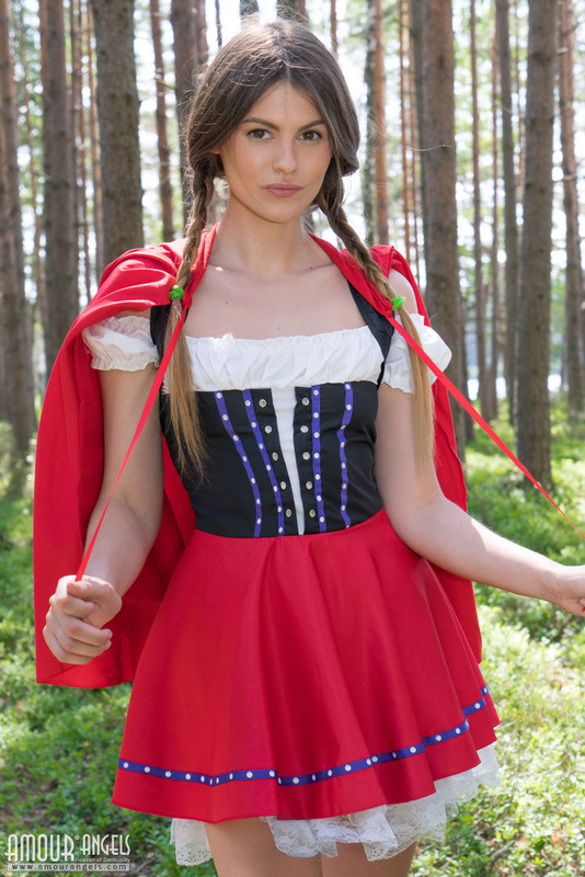 Little red riding hood 4