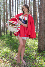 Little red riding hood 02