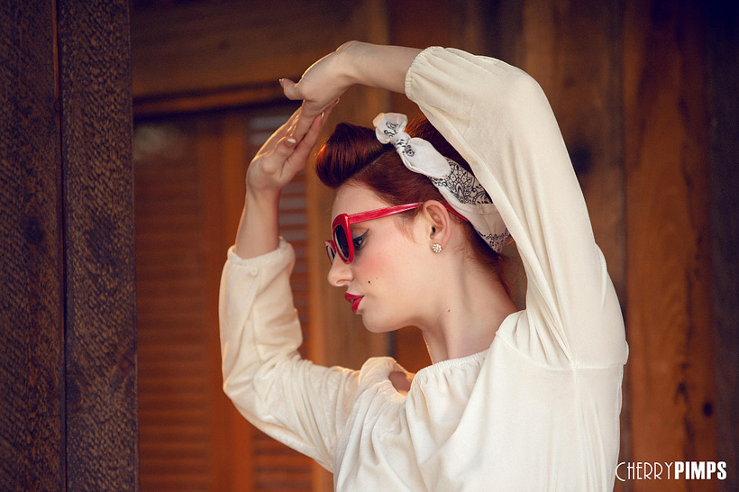 Sizzling Retro Babe 1