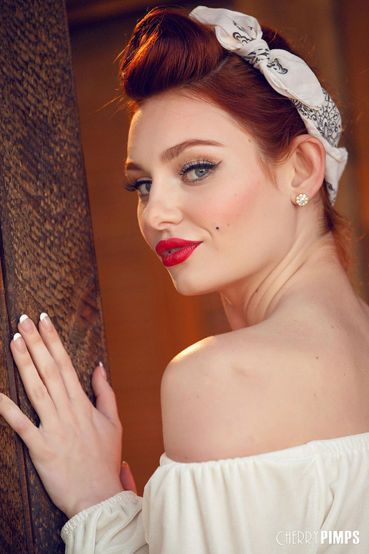 Sizzling Retro Babe 7