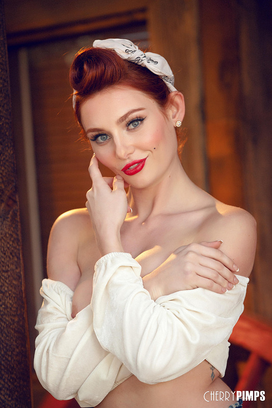 Sizzling Retro Babe 8