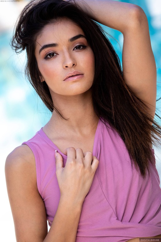 Is Anyone Sexier Like Her? 3