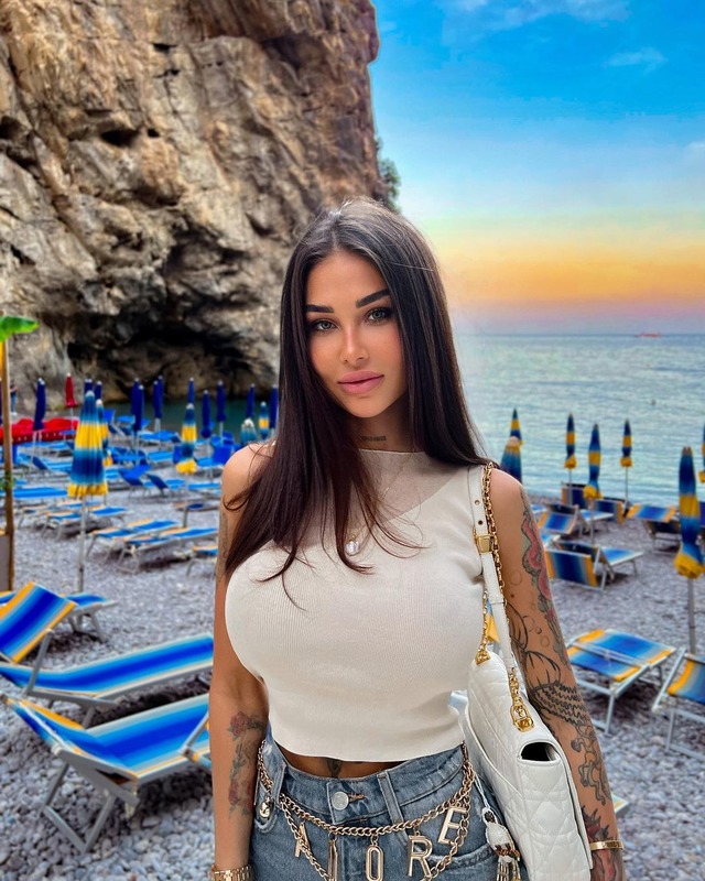 Elizabeth Definy 9