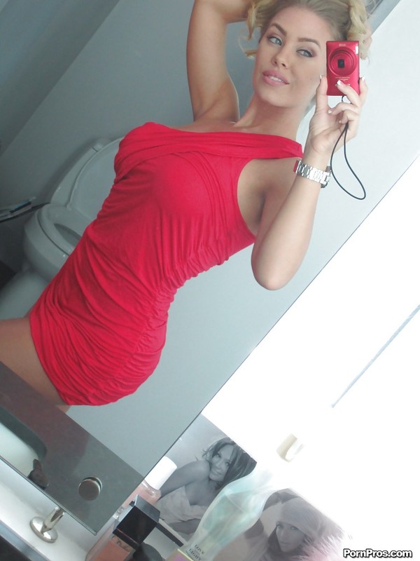 Nicole Aniston Uncovering Her Gorgeous Body 3