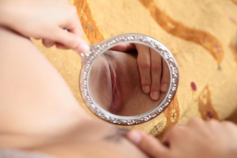 Connie Carter Poses Naked And Touches Her Clit  3