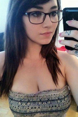 Non Nude Girlfriends 