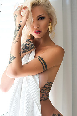 Priscila Zoo Glamour Tattooed Slut