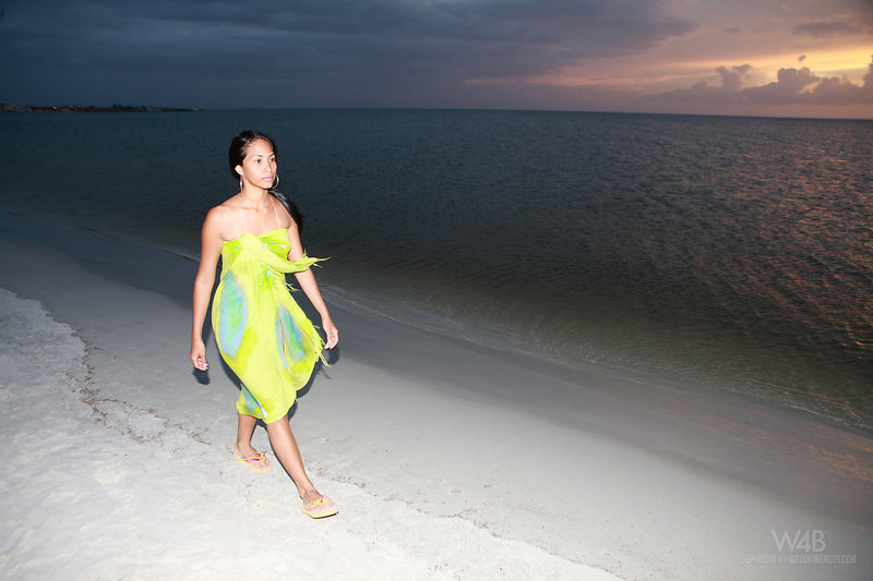 Ruth Medina Beach Player 16